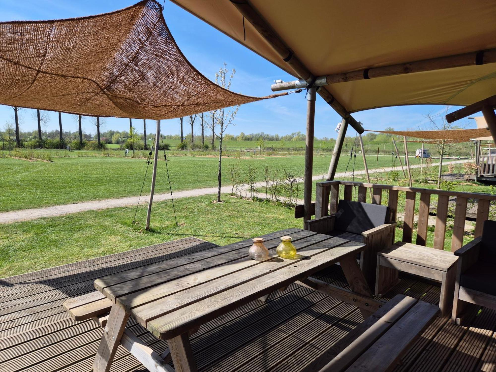 De Hazelaarshof Luxe Glampingtent Bij Natuurgebied De Millingerwaard Kekerdom エクステリア 写真